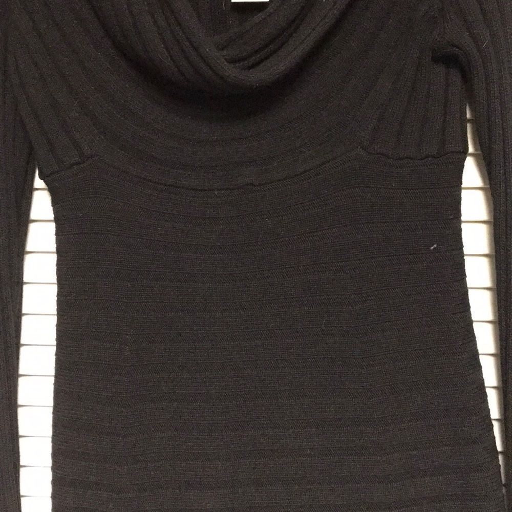 Ann Taylor sweater - Size small new - Picture 3 of 4